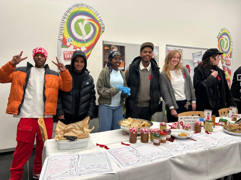 Spendensammeln zum Welt-Aids-Tag mit Chutney-Tasting der IFK-3